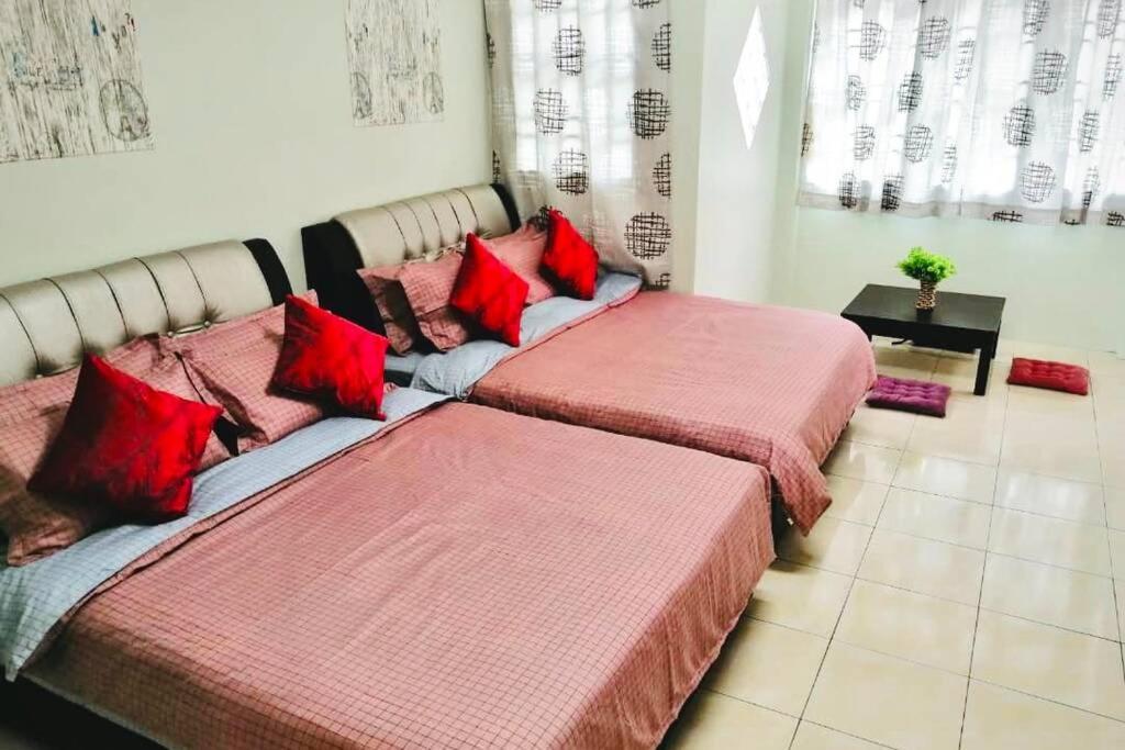 LILY VACATION HOME at CAMERON HIGHLANDS - 13 PAX,FREE WiFi w CARPORCH Tanah Rata Zewnętrze zdjęcie
