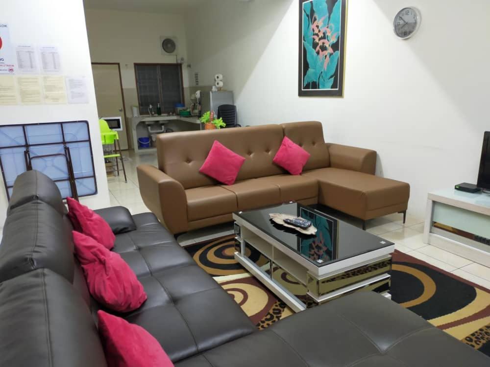 LILY VACATION HOME at CAMERON HIGHLANDS - 13 PAX,FREE WiFi w CARPORCH Tanah Rata Zewnętrze zdjęcie